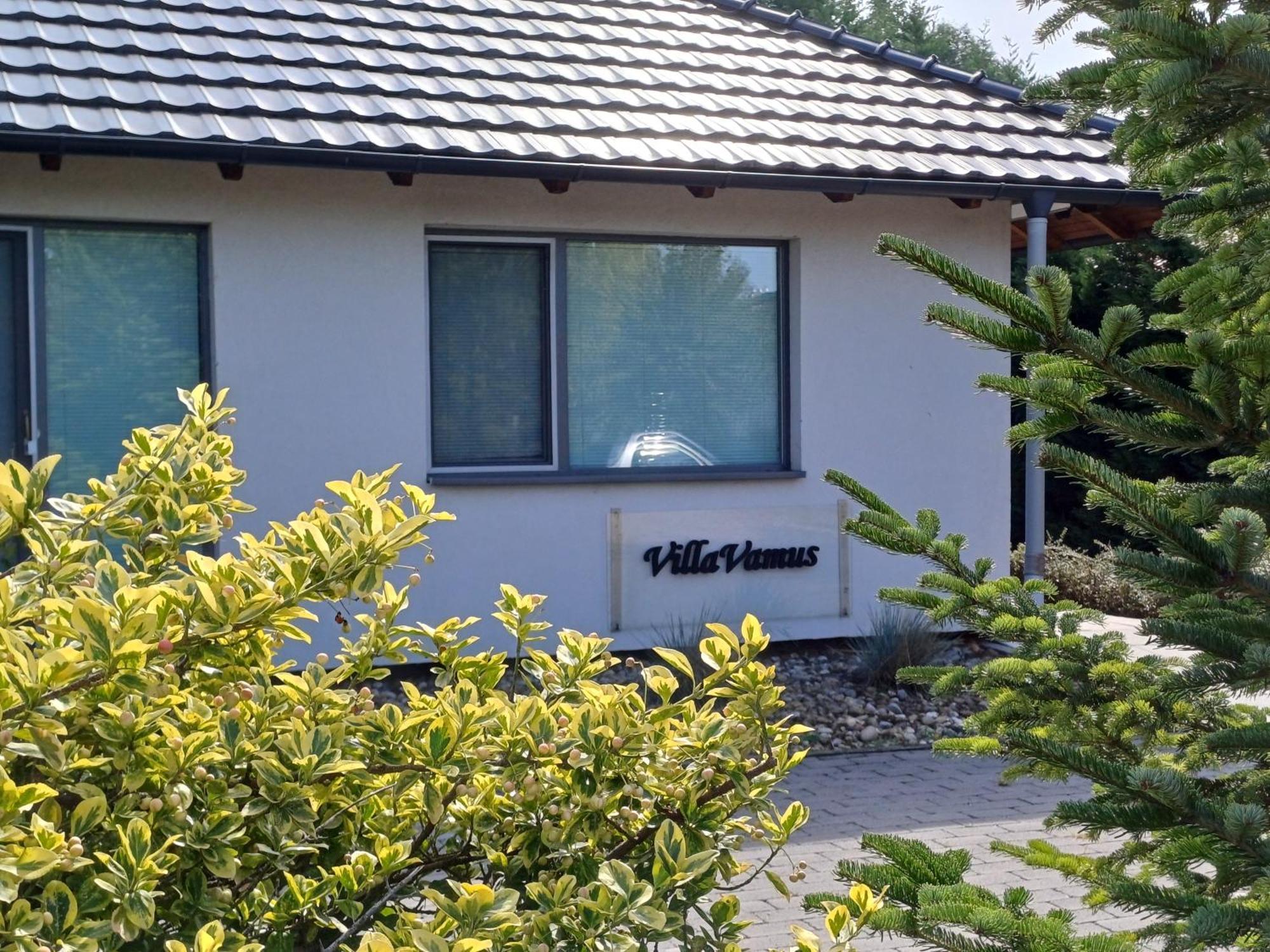 Vámosszabadi Villa Vamus Vendeg- Es Rendezvenyhaz מראה חיצוני תמונה